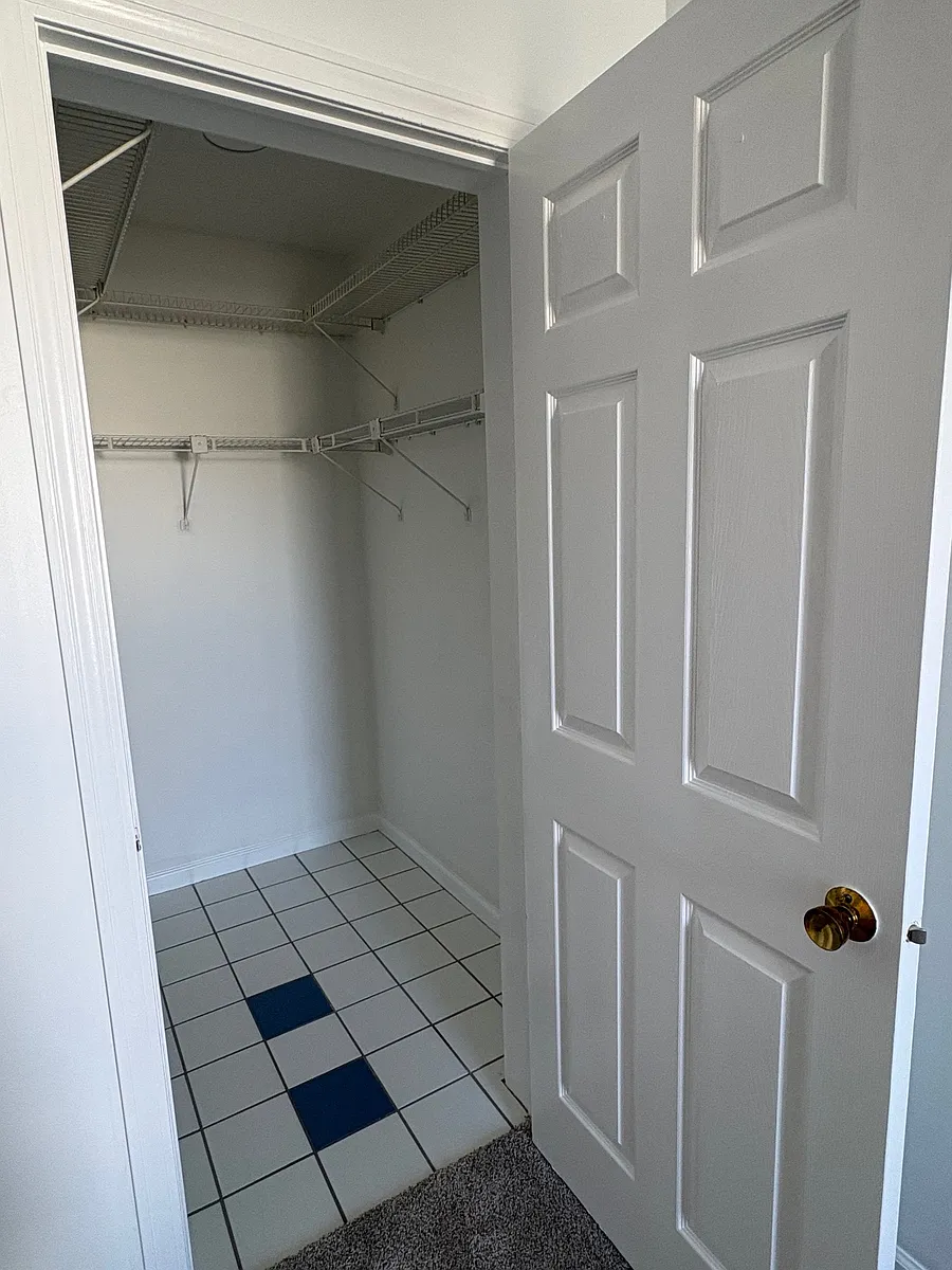 Building Photo - 1240 Whitney Ave #C