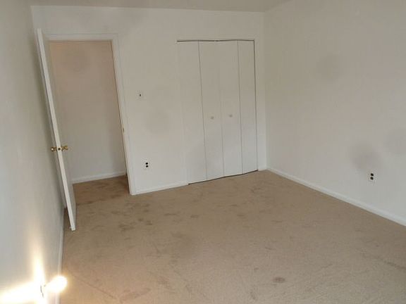 3rd image of 1218A Crosshill Ct