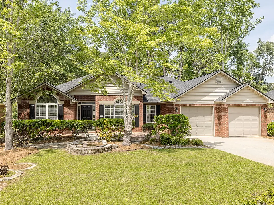 245 Farmington Dr W