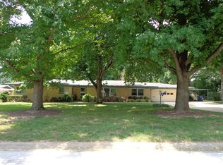 2133 S Meadowview Ave, Springfield, MO 65804