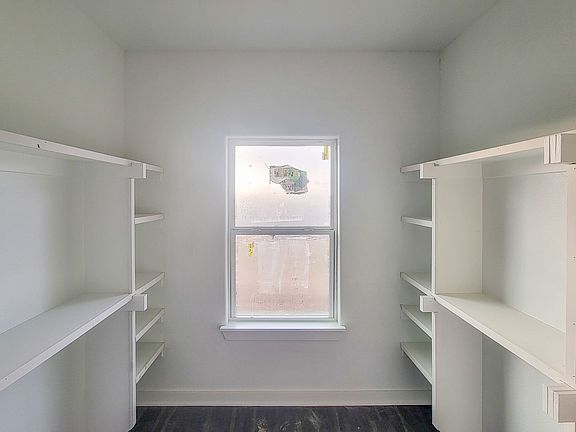 5th image of 3844 Skylane Ave