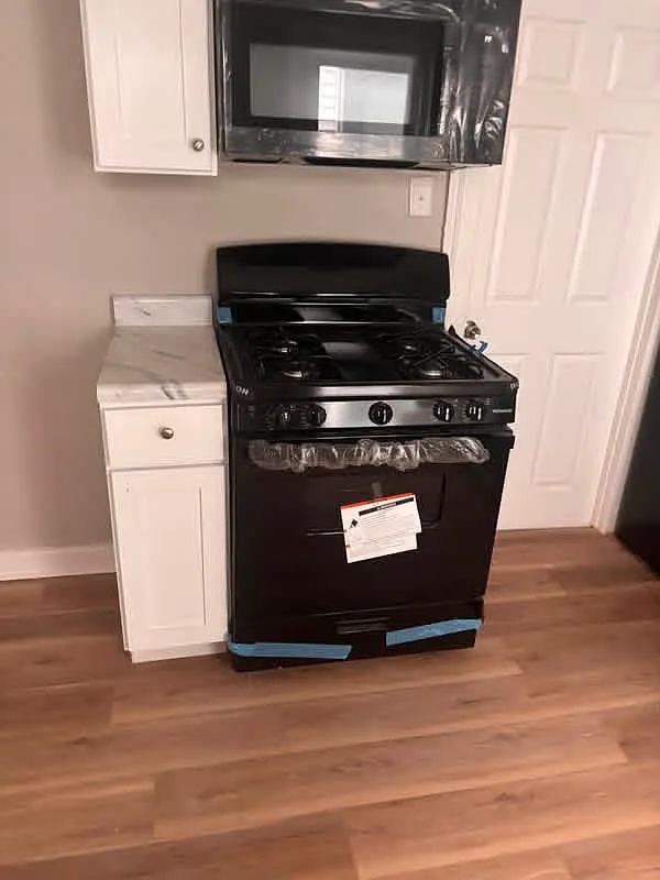 5 bed, 1663 sqft, $3,300 — Photo 1