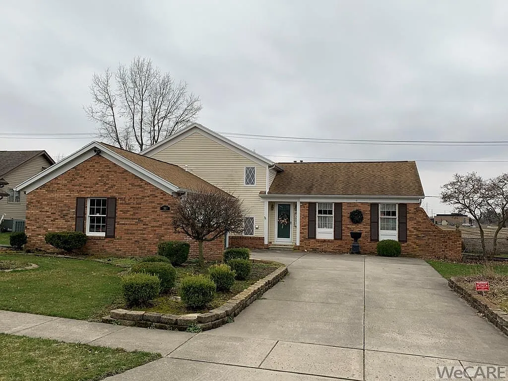 2883 Sherwood Dr photo 1