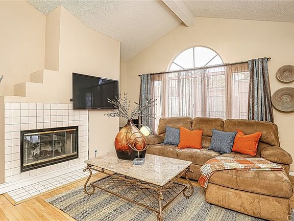 5th image of 3124 Milano APT B
