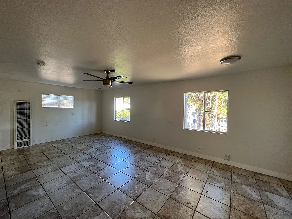 Building Photo - 2840 Ridgeway Dr
