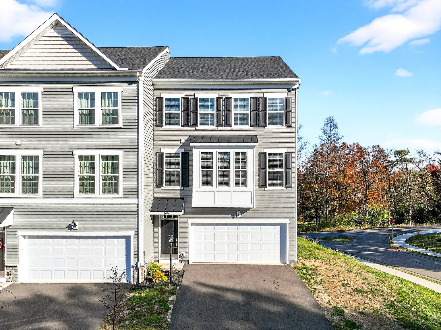 3 bed, 2.5 bath, 2246 sqft, $2,600 — Photo 1