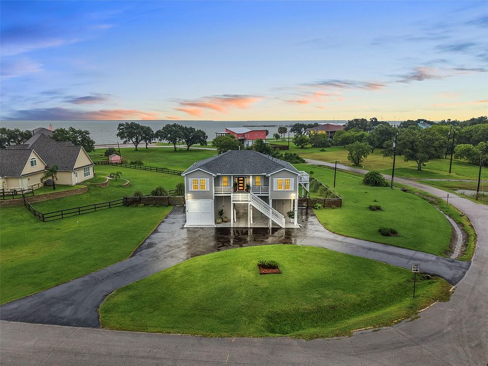 1st image of 4 Shore Acres Cir