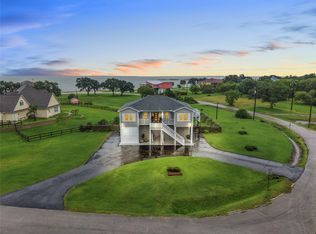 4 Shore Acres Cir, La Porte, TX 77571
