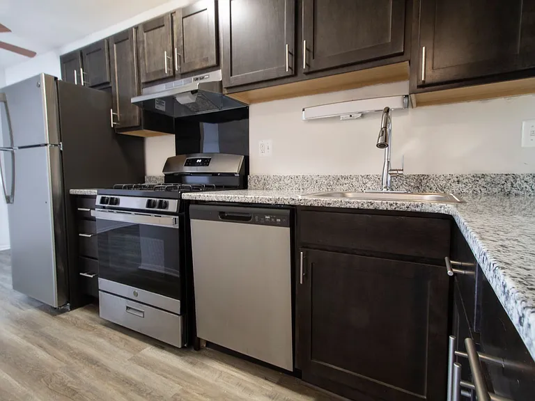 Novi Ridge Apartments — Photo 46