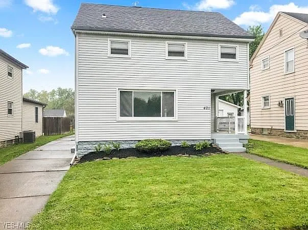 401 W Wilson St photo 1