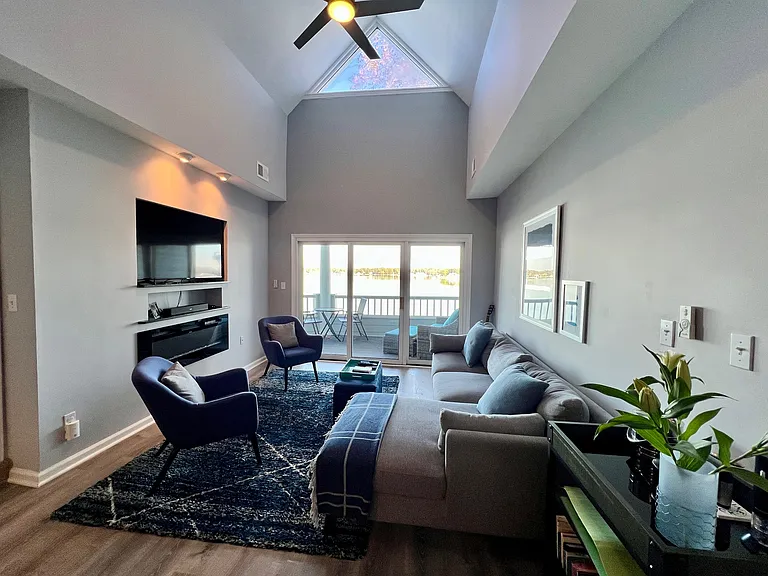 366 Northwest Dr — Photo 15