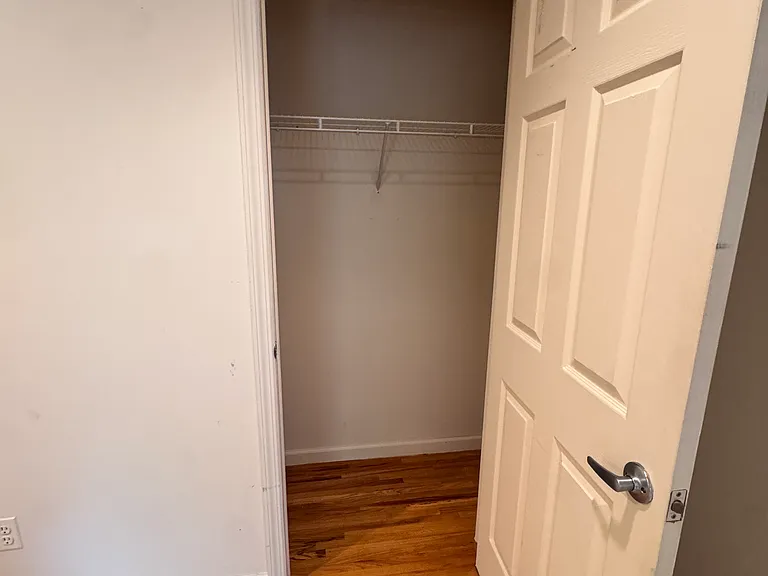 14 Seymour St #4 — Photo 6