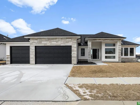 5426 N 213th St, Elkhorn, NE 68022