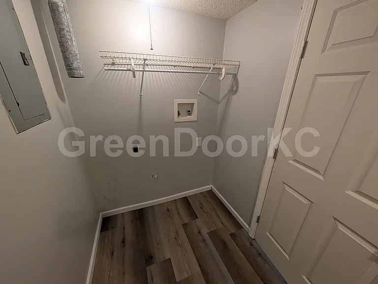 16520 W 141st St — Photo 11