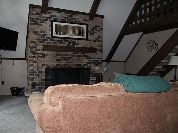 4th image of E6143 Edelweiss Ln #720