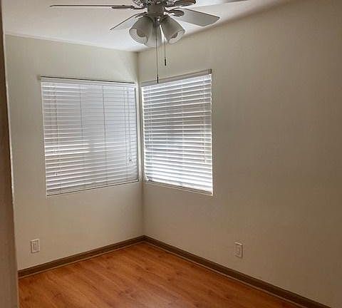 4th image of 5040 Chester St #5040