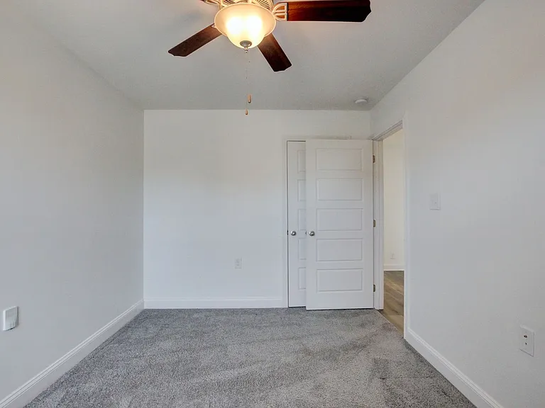 702 Ellie Nat Dr — Photo 37