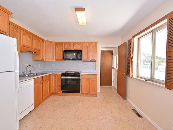 4th image of 2111 Kodiak Dr