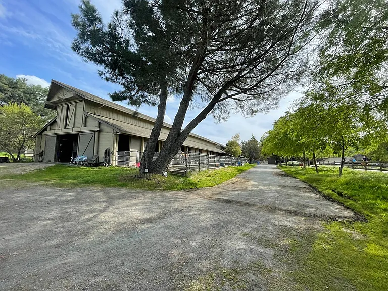 3113 Lippizaner Ln — Photo 40