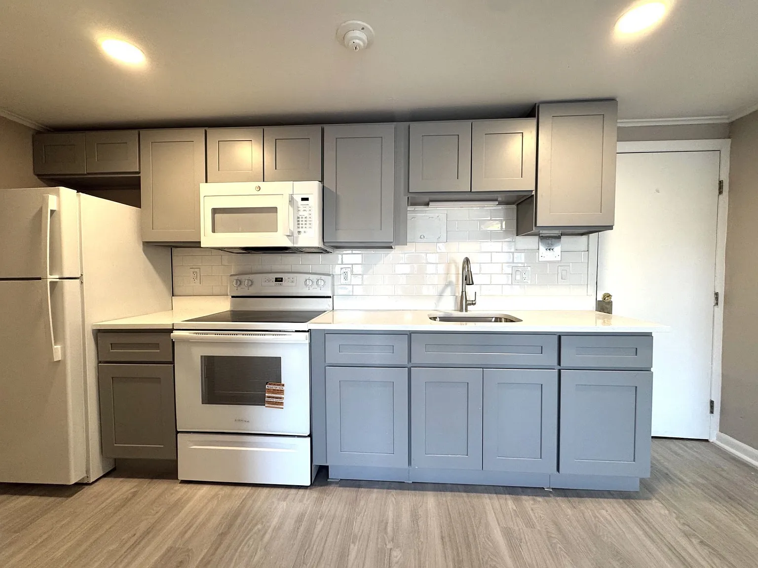 1 bed, 1.0 bath, 699 sqft, $1,800 — Photo 1