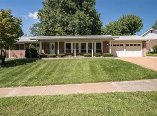 1427 Oldfarm Dr, Saint Louis, MO 63146