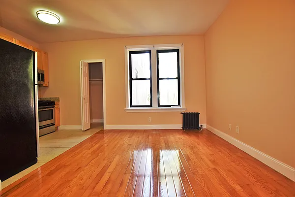 Rented by NYC Realty Brokers LLC | media 2