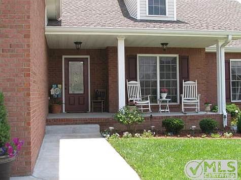 2nd image of 938 Willow Cir