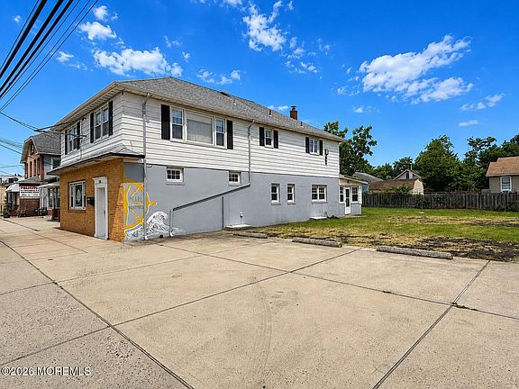 2nd image of 335 Maple Place