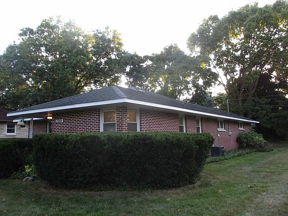 5th image of 2201 Frances Ave