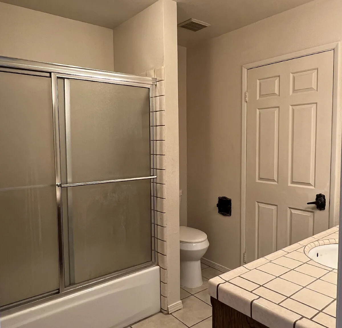 2 bed, 1.5 bath, 1239 sqft, $1,600 — Photo 2