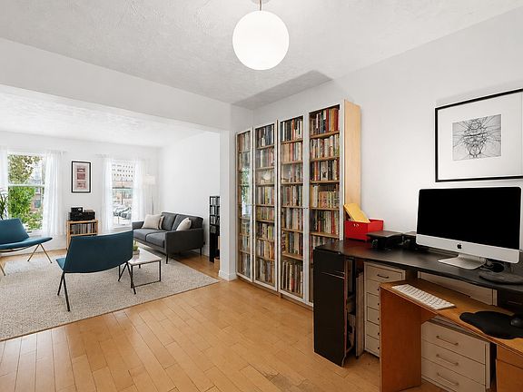 2nd image of 199 York St