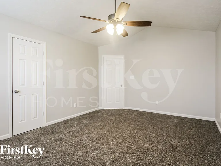 4827 Lakestone Dr — Photo 7
