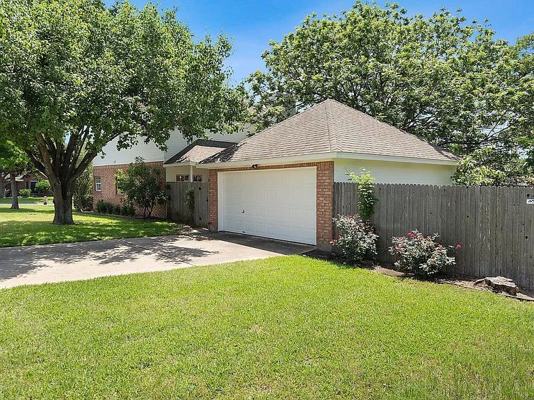 7600 Kiva Dr — Photo 25