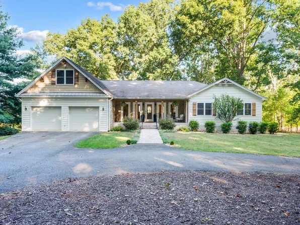 1203 Everett Rd, Forest, VA 24551