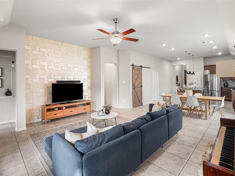 1st image of 2109 Hickory Valley Ct