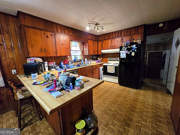 3rd image of 306 Delta Rd