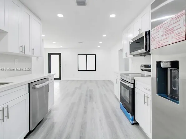 13885 NW 5th Ave, North Miami, FL 33168