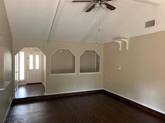 2nd image of 2302 Vineyard Dr