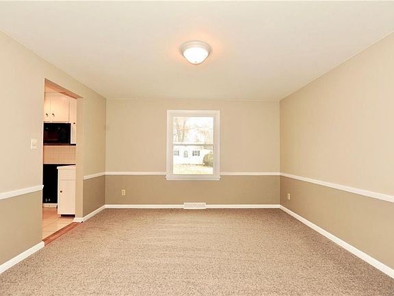4th image of 53 Sleepy Hollow Ln