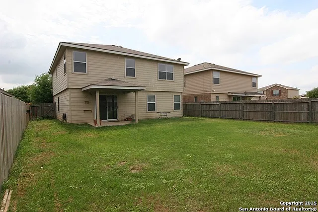 4 bed, 2.5 bath, 2439 sqft, $2,195 — Photo 2