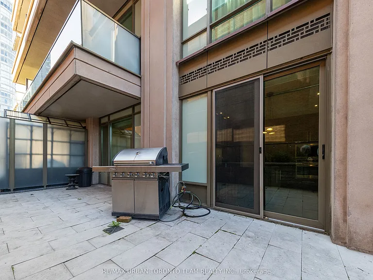80 Yorkville Ave #303 — Photo 23