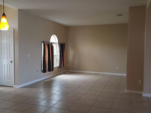 4th image of 1210 Parker Den Dr