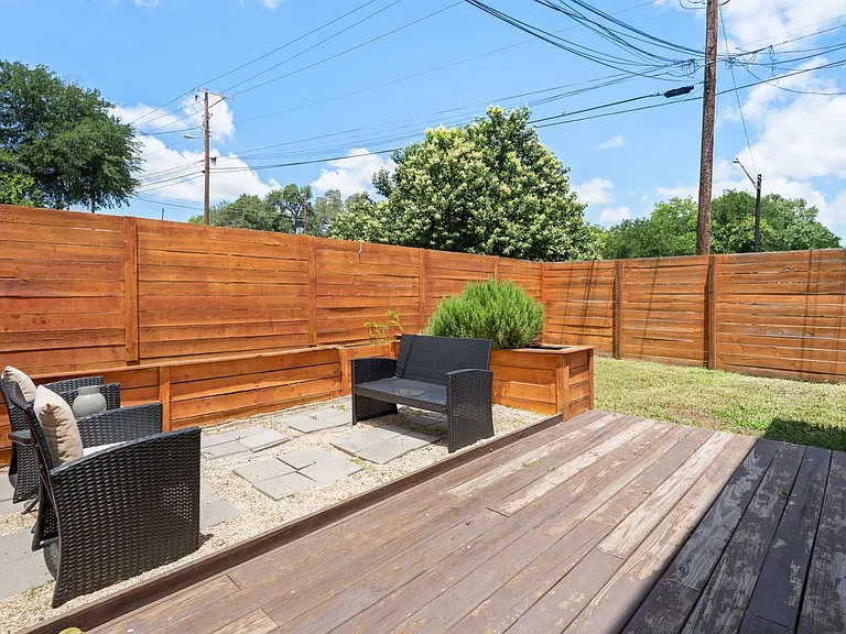 6410 Chimney Creek Cir #B — Photo 3