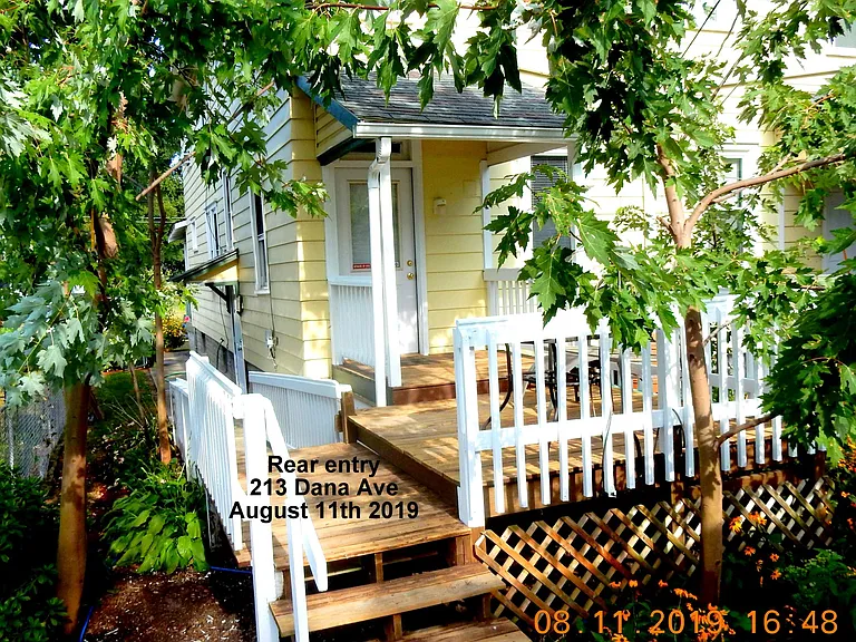 213 Dana Ave — Photo 6