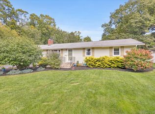 41 Mountain Rd, Manchester, CT 06040