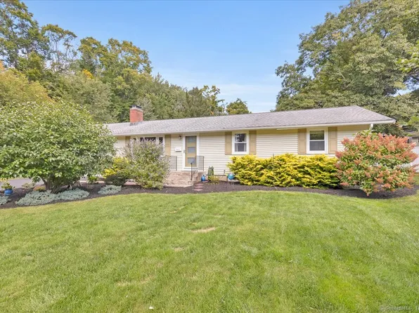 41 Mountain Road, Manchester, CT 06040