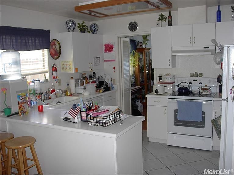 2nd image of 1421 Nighthawk Way