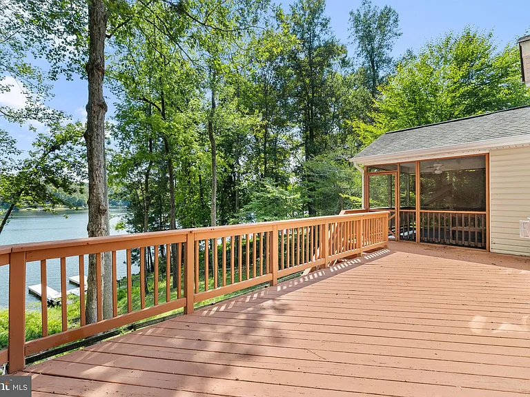 686 Lake Caroline Dr — Photo 30