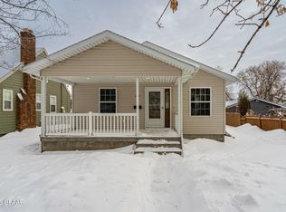 1822 N 4th St, Grand Forks, ND 58203