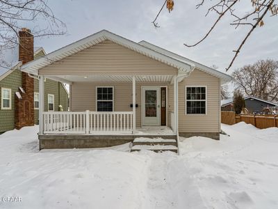 1822 N 4th St, Grand Forks, ND, 58203